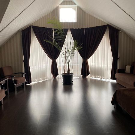 Georg Park Hotel Tarashany Екстериор снимка