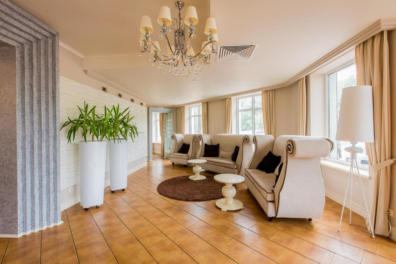 Georg Park Hotel Tarashany Екстериор снимка