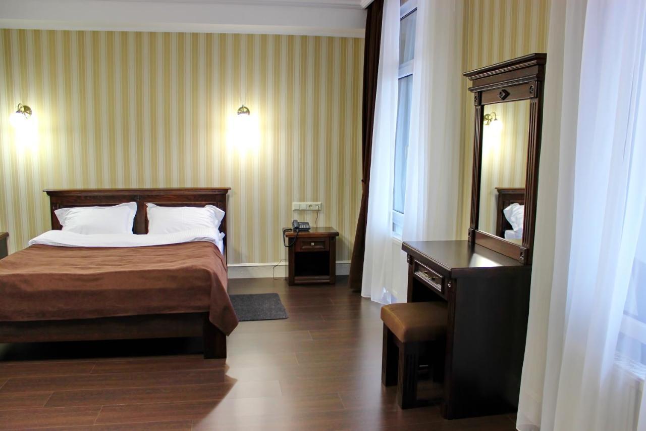 Georg Park Hotel Tarashany Екстериор снимка
