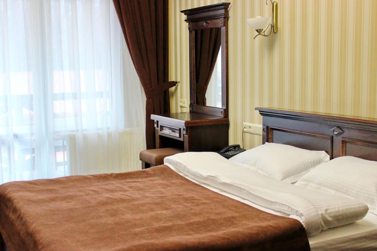 Georg Park Hotel Tarashany Екстериор снимка