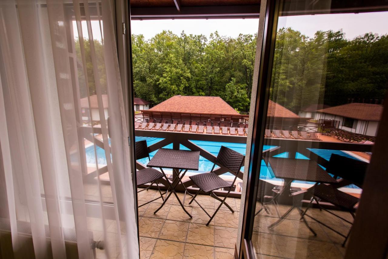 Georg Park Hotel Tarashany Екстериор снимка