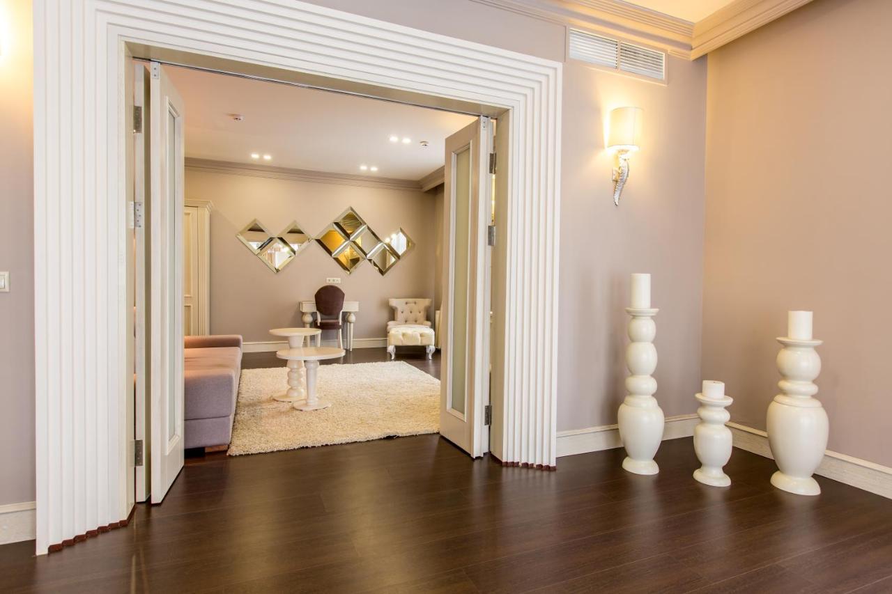 Georg Park Hotel Tarashany Екстериор снимка