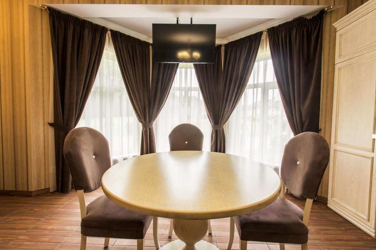 Georg Park Hotel Tarashany Екстериор снимка