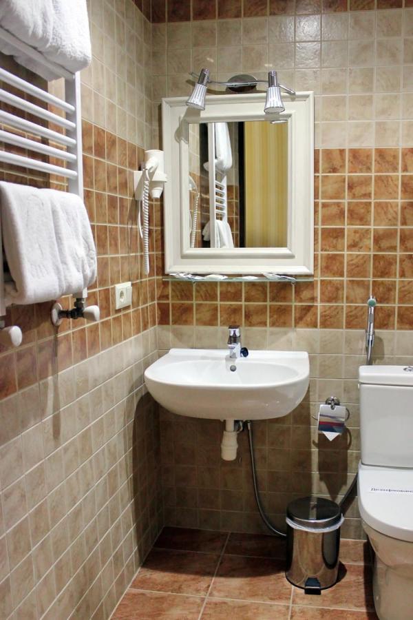 Georg Park Hotel Tarashany Екстериор снимка