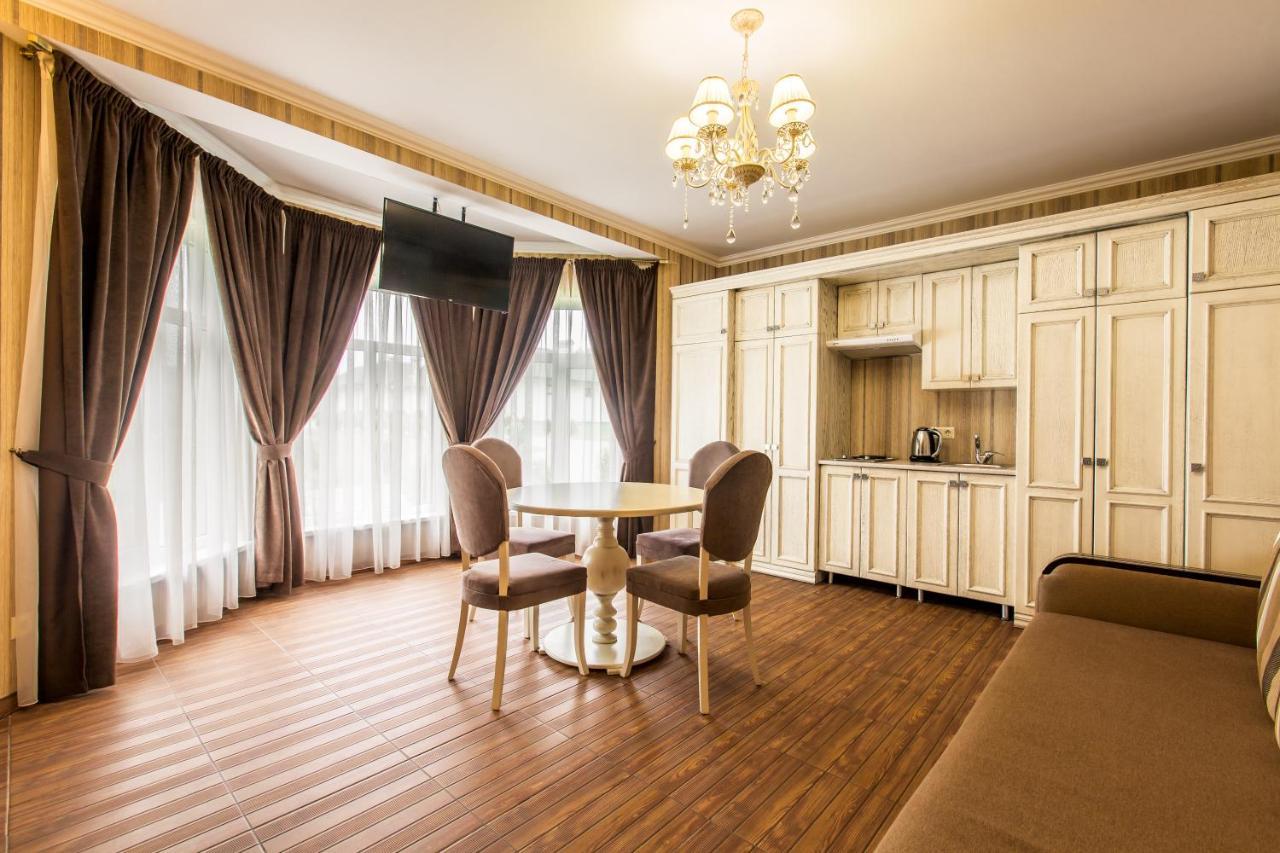 Georg Park Hotel Tarashany Екстериор снимка