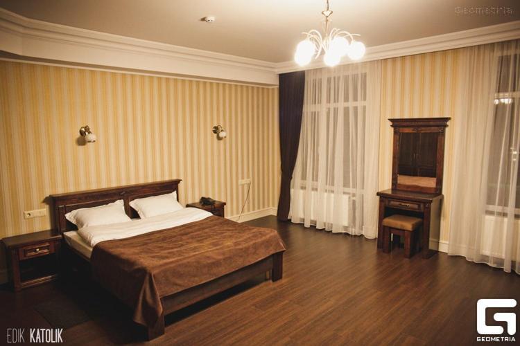 Georg Park Hotel Tarashany Екстериор снимка