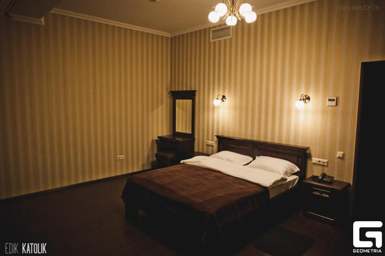 Georg Park Hotel Tarashany Екстериор снимка