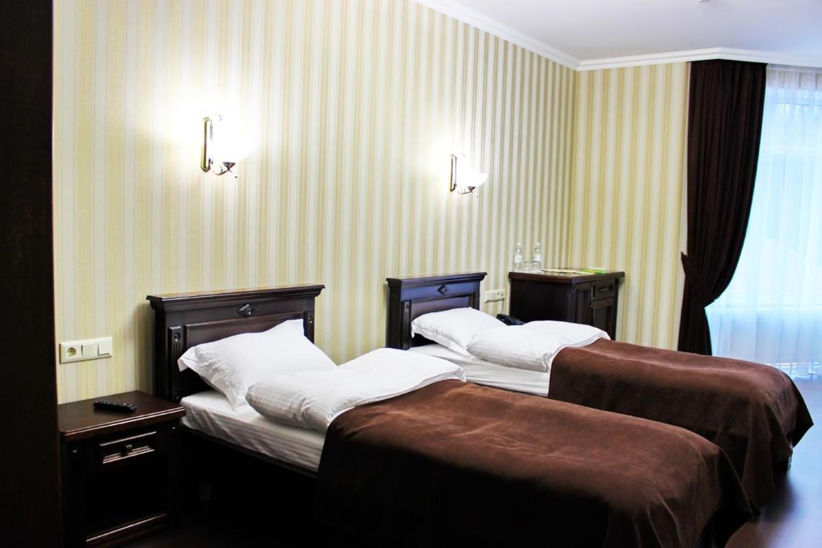 Georg Park Hotel Tarashany Екстериор снимка